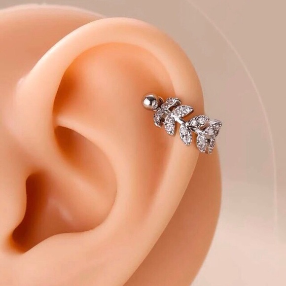 1 Pcs 18g Cubic Zircon Leaf Design Upper Ear Cuff NWT - Picture 14 of 15
